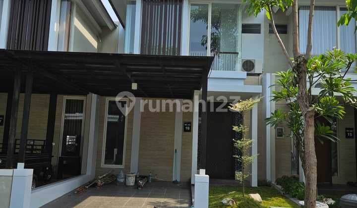 Rumah 3 Lantai Semi Furnish Harga Murah View Danau Semi Furnish Lokasi di Northwest Park Citraland Surabaya