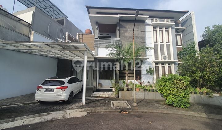 Di Jual Rumah di Singgasana Pusat Kota.