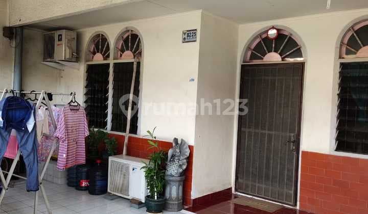 Rumah Tenang Row Depan Jalan 2 Mobil Cuma 1,5m Nego