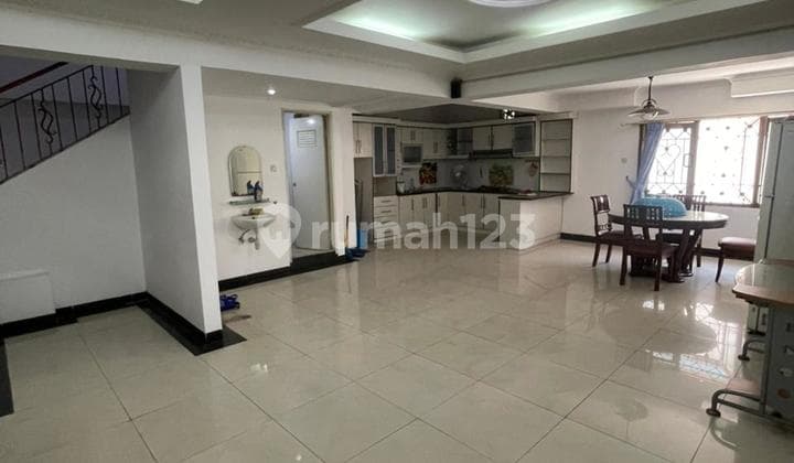 Beautiful Luxury House in Gunung Sahari, Size 288