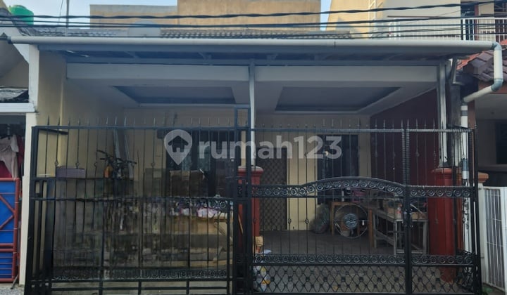 Jual Cepat Rumah Dekat Pasar Modern BSD Pusat Kuliner Bisnis 1 1/2 Lantai Bebas Banjir Aman Nyaman Tenang Asri SHM BSD