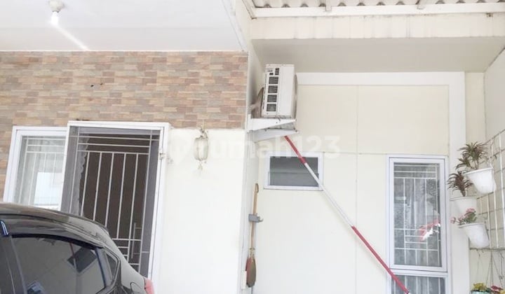 House in Paradise Serpong City, 2 Floors, Move-in Ready, Flood-Free, Complete Facilities, Strategic Location, Comfortable Residence, SHM.