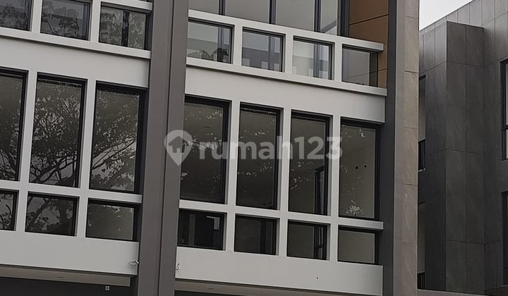 Ruko Baru Siap Huni Rapi Bersih Lokasi Strategis untuk Bisnis Prospek Bagus Delrey BSD