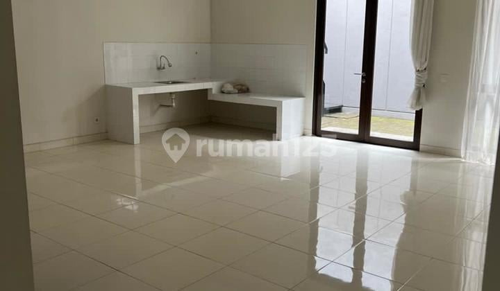 Dijual Cepat Baru Dicat Ulang Bersih Siap Huni Murah Lokasi Strategis Aman Nyaman Tenang Asri One Gate System SHM Foresta BSD