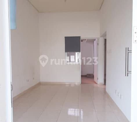 House in Paradise Serpong, Clean and Tidy, Ready to Occupy, Flood-Free, Strategic Location, Suitable for Family Living.