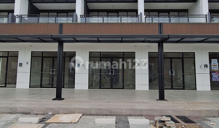 Quick Sale Hampton 3-Story Shop House in Gading Serpong