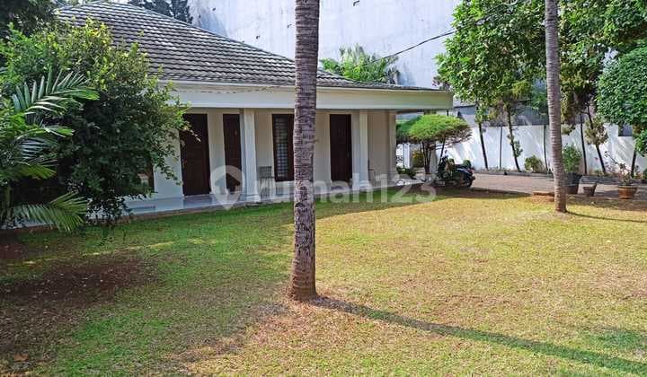 Spacious Strategic House in Kebon Jeruk, West Jakarta