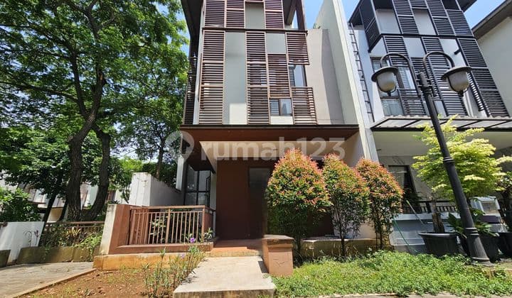 3-Story House for Quick Sale in Whelford Greenwich Cluster, BSD City