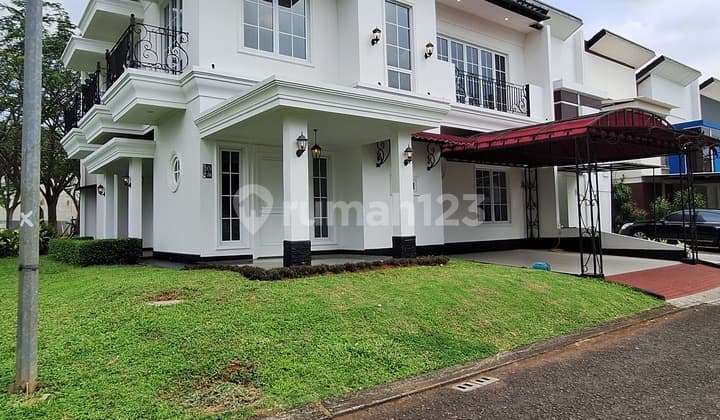 Rumah American Classic Design Hook Badan Luas Siap Huni di BSD