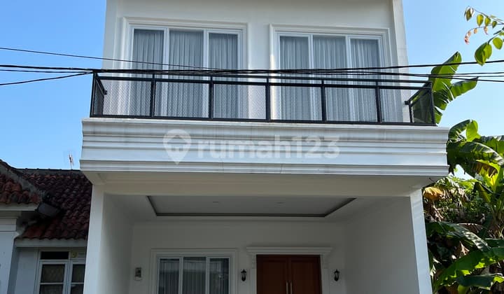 Dijual Rumah Kondisi Bagus Siap Huni Dengan Kolam Renang Dan Pemandangan Gunung Di Sentul City Bogor