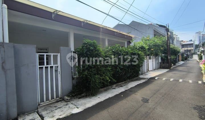 For Sale House in Tomang, Width 20x16, Ready to Occupy, Flood-Free, Strategic Location in Tomang, Jatipulo, Palmerah, West Jakarta #Hamdan