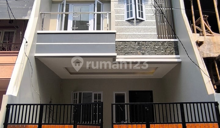 Di Jual Rumah Baru Tomang 3,5 Lantai,6X15 Lokasinya Startegis Tengah Kota Tomang Mandala, Grogol Jakarta Barat#Hamdan