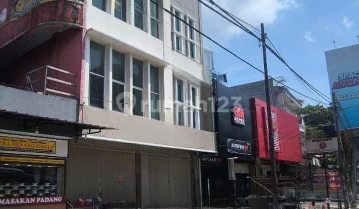 Di Sewakan / di Jual Ruko Gandeng Depok ,3 Lantai 8X22,5 Lokasi Strategis Tepi Jalan Besar Jl.raya Margonda Kota Depok.#Hamdan