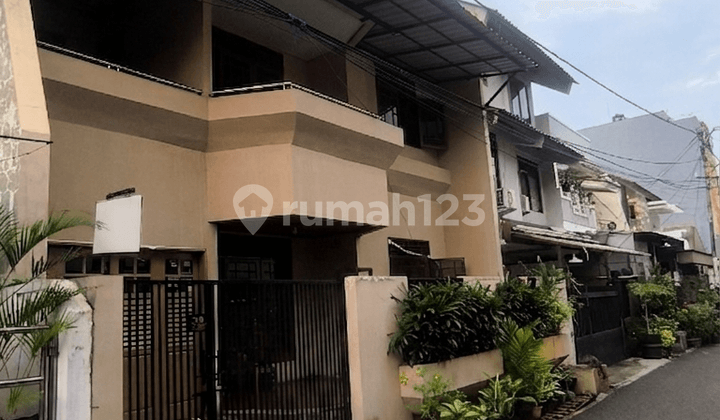 For Sale: 2-Story House in Tomang, 9,5 x 15 Good Condition Move-In Ready Strategic Location Gelong Baru Complex, Tomang Palmerah West Jakarta #Hamdan
