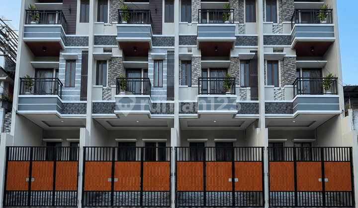 For Sale New 3-Storey House in Tomang, 4X15, Strategic Location in Central Tomang City, Gelong, Grogol, West Jakarta#Hamdan