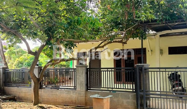 house in Pondok Kelapa