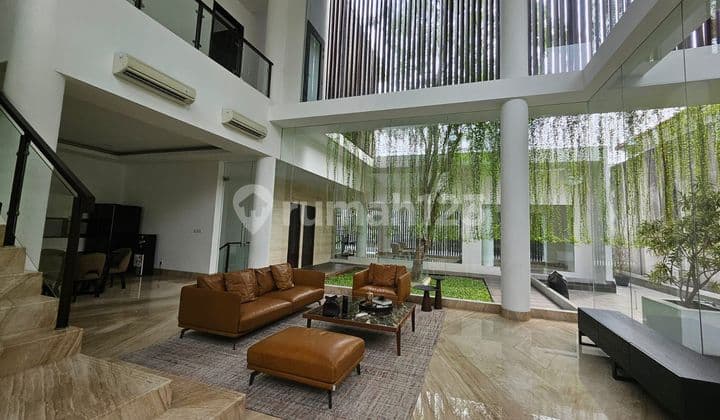 Dijual Rumah Bagus di Dharmawangsa (Ada Lift dan Swimming Pool)