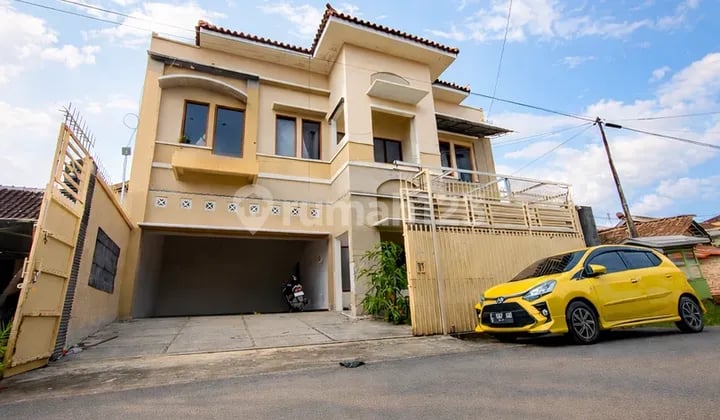 Rumah Dekat Keraton Solo 2 Milyar