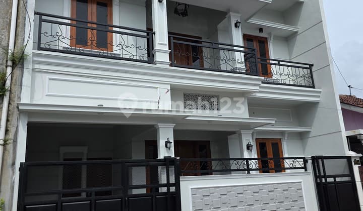 Jual Rumah Baru 2 Lantai Gentan Solo 1,05 Milyar