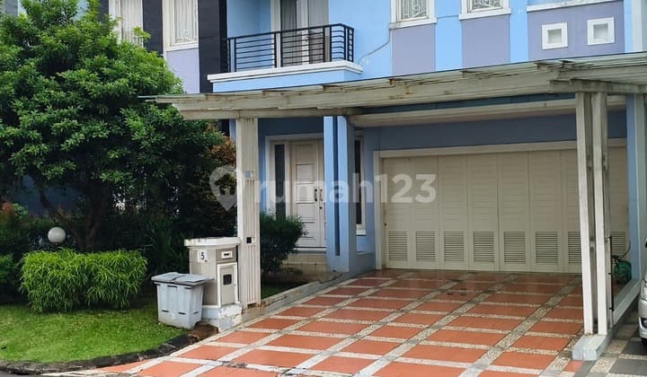 House in PHG Gading Serpong is just a 2-minute walk to the golf course.