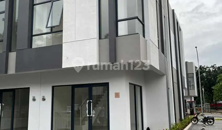 Ruko Strategis dekat pintu Tol JORR