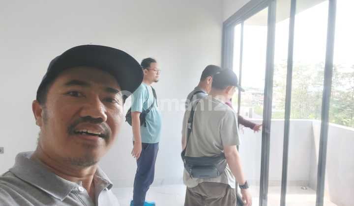 Villa 3 Lantai Keren Bener