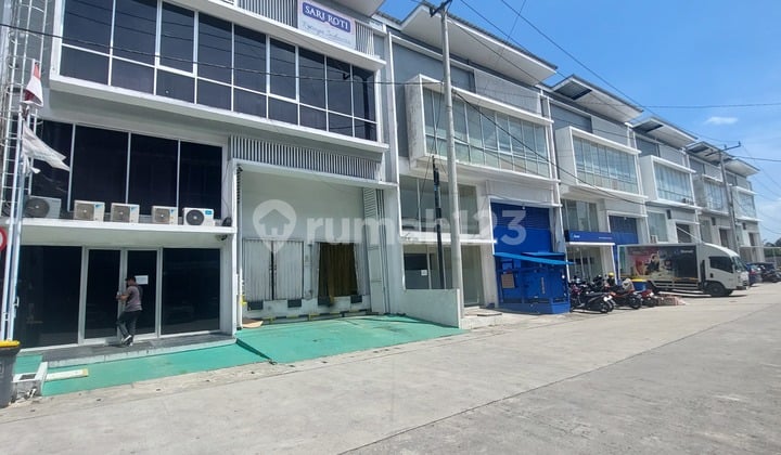 Gudang Ruko 2 lantai cicilan 36X di kawasan aman tertutup