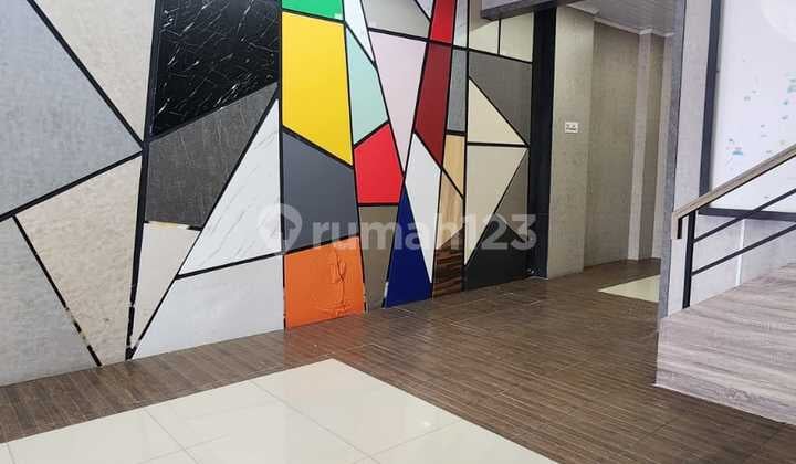 Ruko 3 Lantai, Lokasi Strategis, di Paramout Center Gading Serpong