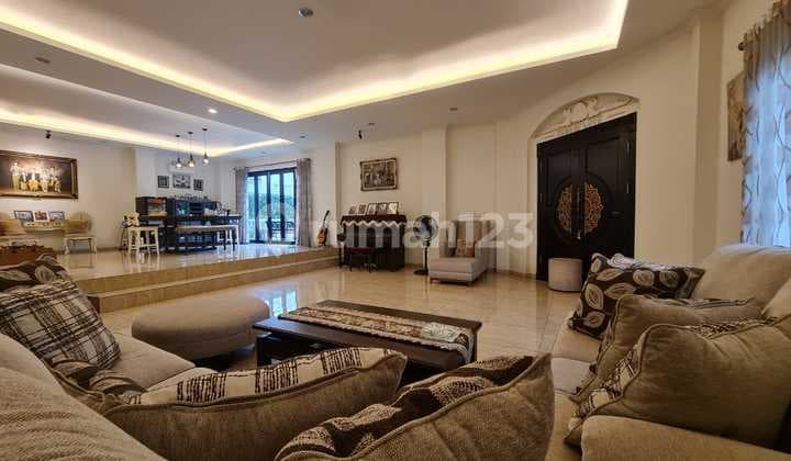 Dijual Rumah Bagus, Lingkungan Asri, Siap Huni, Di The Green Bsd