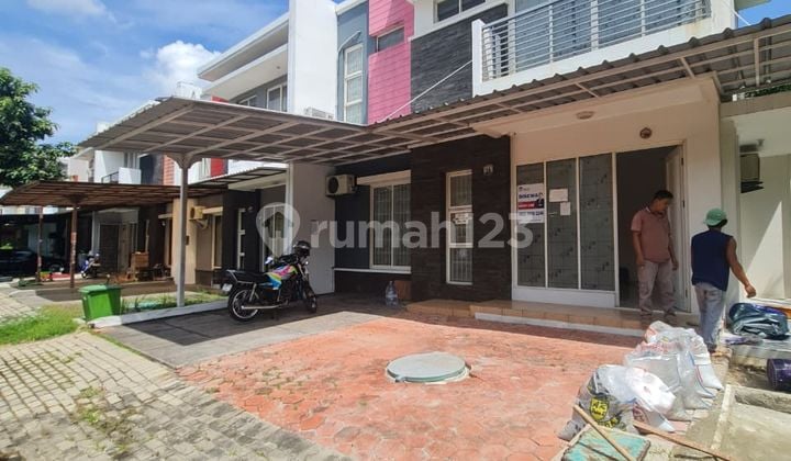Disewakan Rumah Bagus, Lingkungan Asri, Siap Huni, Di Residence One Bsd