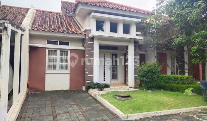 Semi-Furnished Large Area House Price 2 Billion Only In Kota Baru Parahyangan