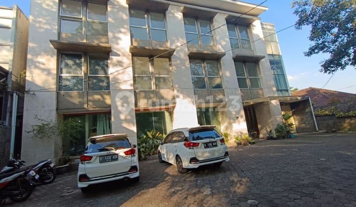 Jaarang Ada! Rumah Kantor 3 lantai cocok untuk Kantor Atau Guesthouse di Mainroad Supratman hanya 10 menit ke Gedung