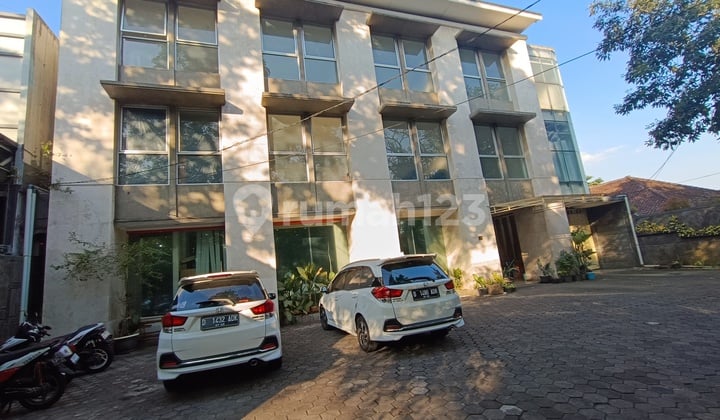 Turun Harga 4 Milyar!! Rumah Kantor 3 Lantai Di Mainroad Supratman Hanya 10 Menit Ke Gedung Sate