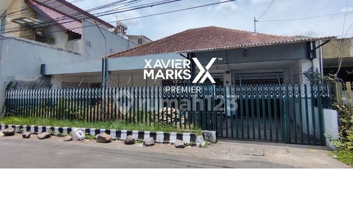 Disewakan Rumah Luas Dan Siap Huni, Strategis, Tengah Kota
