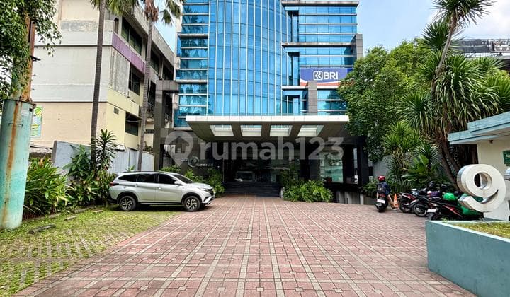 OFFICE BUILDING ON JL. SAHARJO SUITABLE FOR LARGE OFFICES