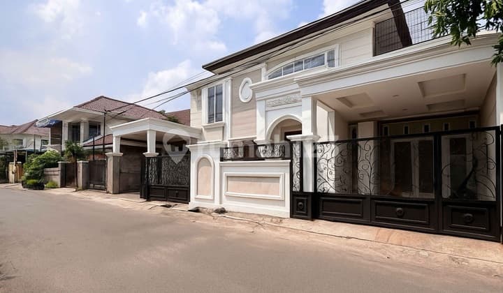 Tebet Timur - Rumah Mewah New Renovated Akses Super Lebar !