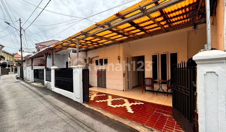 MENARIK NIH ! RUMAH SIAP HUNI DI TEBET BARAT AKSES DEKAT JALAN LEBAR