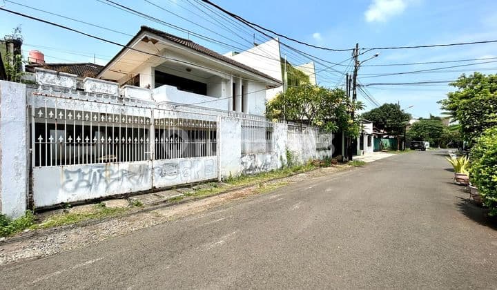 KOMPLEK PREMIUM TEBET ( ONE GATE SYSTEM ) AKSES LEBAR