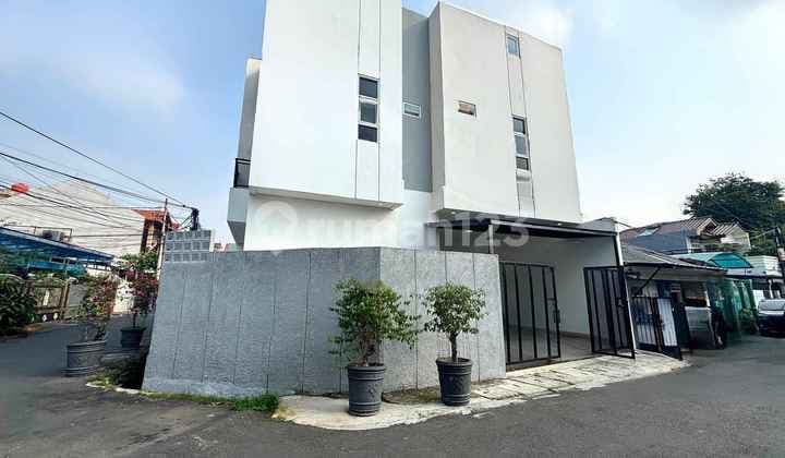 BRAND NEW HOUSE TEBET, AKSES 2 MOBIL