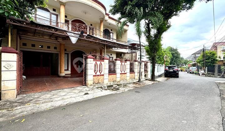 BEST LOCATION TEBET BARAT ! RUMAH SIAP HUNI AKSES 3 MOBIL