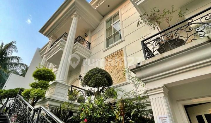 Rumah Mewah 3 Lantai Tirta Golf - Bsd City
