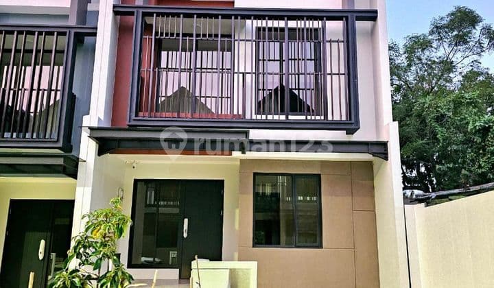 Rumah 2 Lantai Siap Huni Di Cluster Leonora Symphonia - Gading Serpong