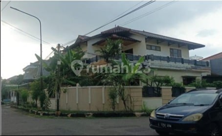 Rumah Mewah Dekat Mall Surabaya Timur Cocok untuk Hunian
