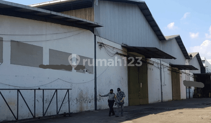 SUPER HOT Factory with Strategic Container Access Location in Cikaret