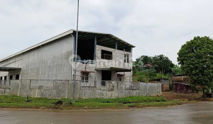 Di Jual dan di Sewakan Pabrik Baru di Delta Silicon Lt 3451.0 M² Lb 2172 M2