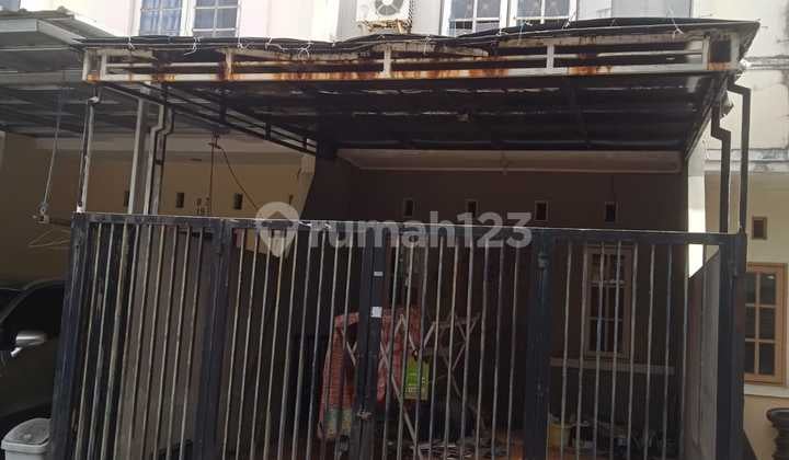 Rumah di Arcadia Daanmogot