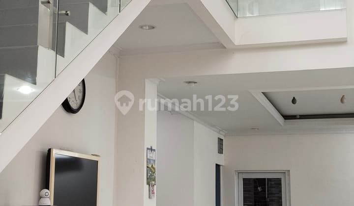 Premier Pavilion Hook