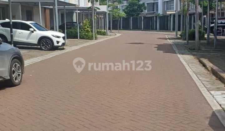 Di Sewakan Rumah Di Cluster Piano 3 Lantai Pik Jakarta