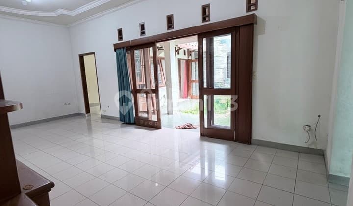 Disewakan Rumah Luas di Komplek Antapani