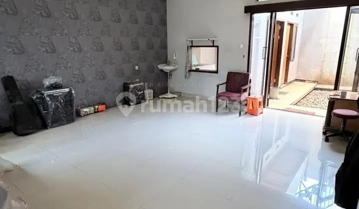 Dijual Rumah Dalam Komplek Antapani